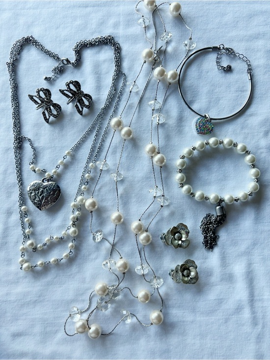 Jewelry - Coquette Pearl Jewelry Lot Silver Bow Flower Clip On Earrings Set
